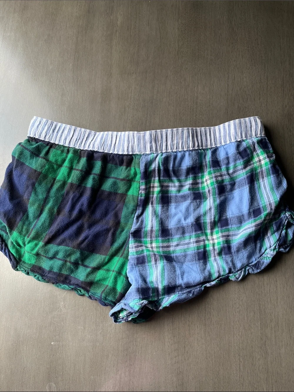 aerie Green and Navy Plaid Flannel Sleep Shorts women’s size XL pockets